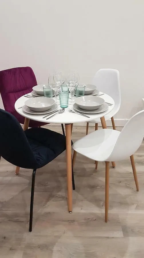 Home Sweet Home Parijs 2*,