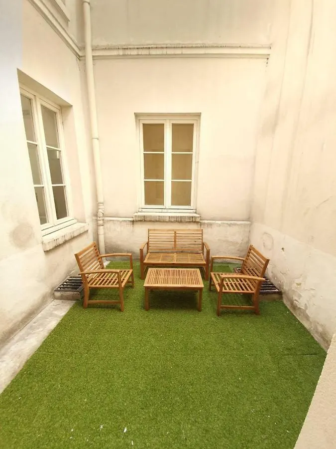 Home Sweet Home Parijs 2*,  Frankrijk